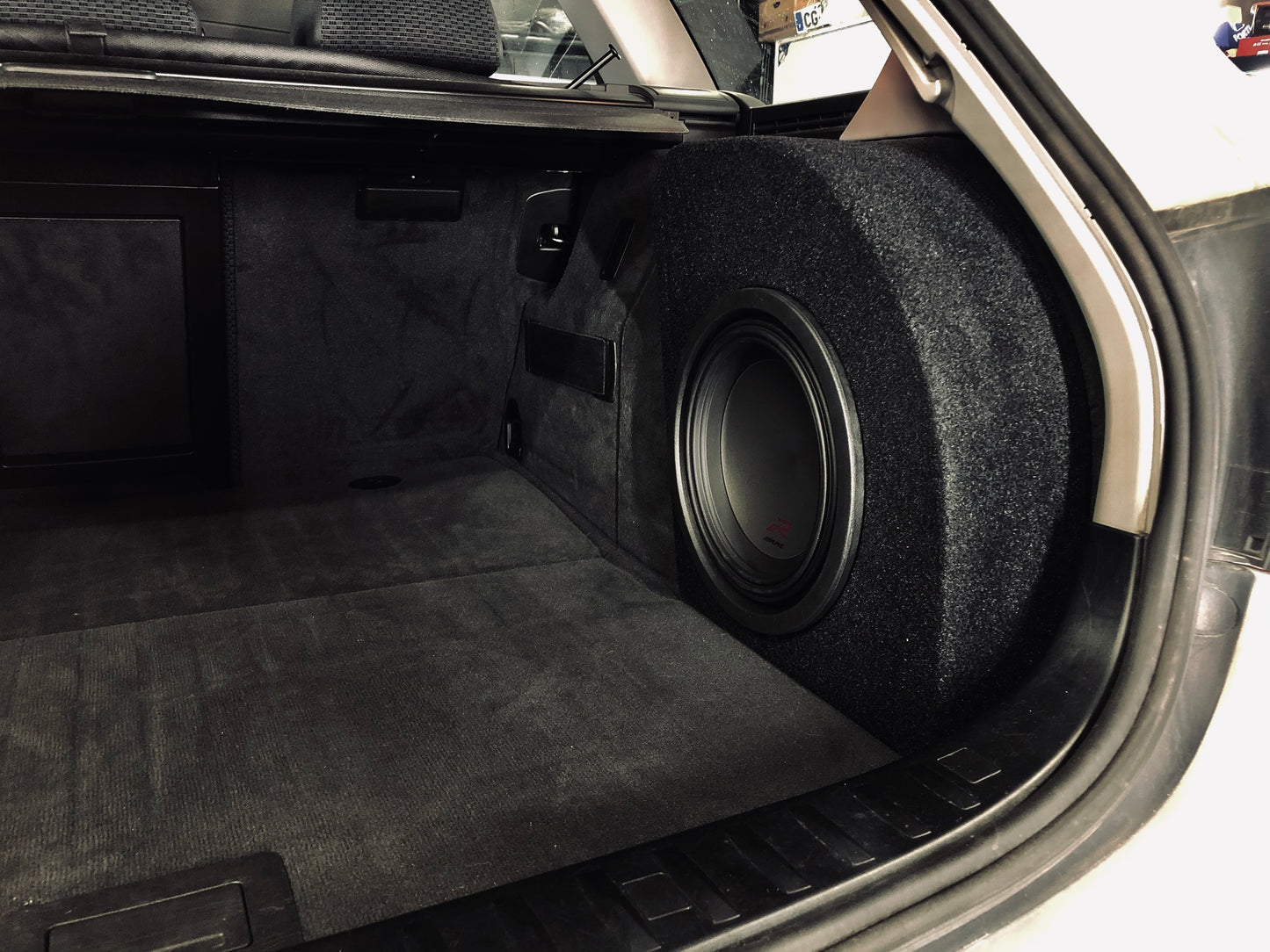 BMW E91 CUSTOM FIT SUBWOOFER